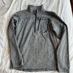 Eddie Bauer lightweight men’s 1/4 zip. Brand new barely worn, perfect condition.